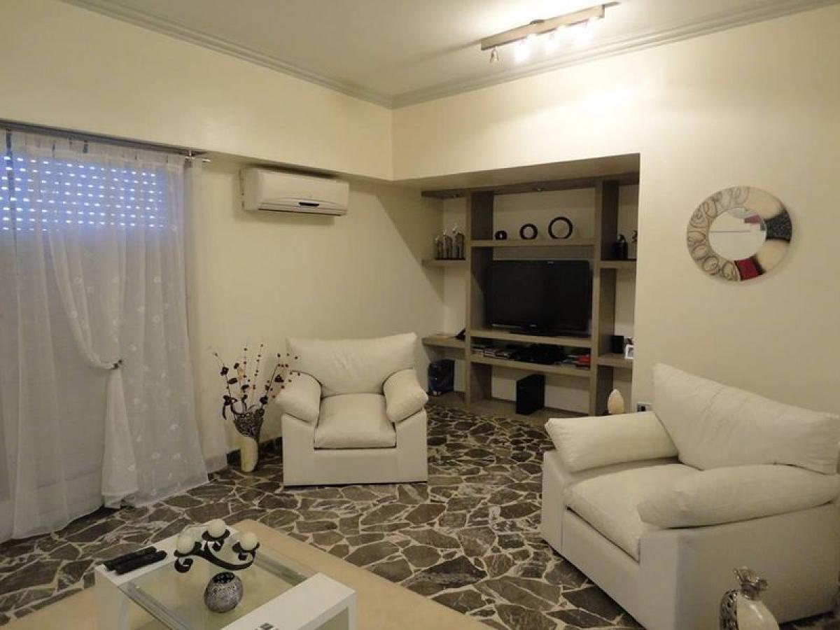 2 Schlafzimmer Haus in Tres de Febrero, Argentina, Nr. 59043