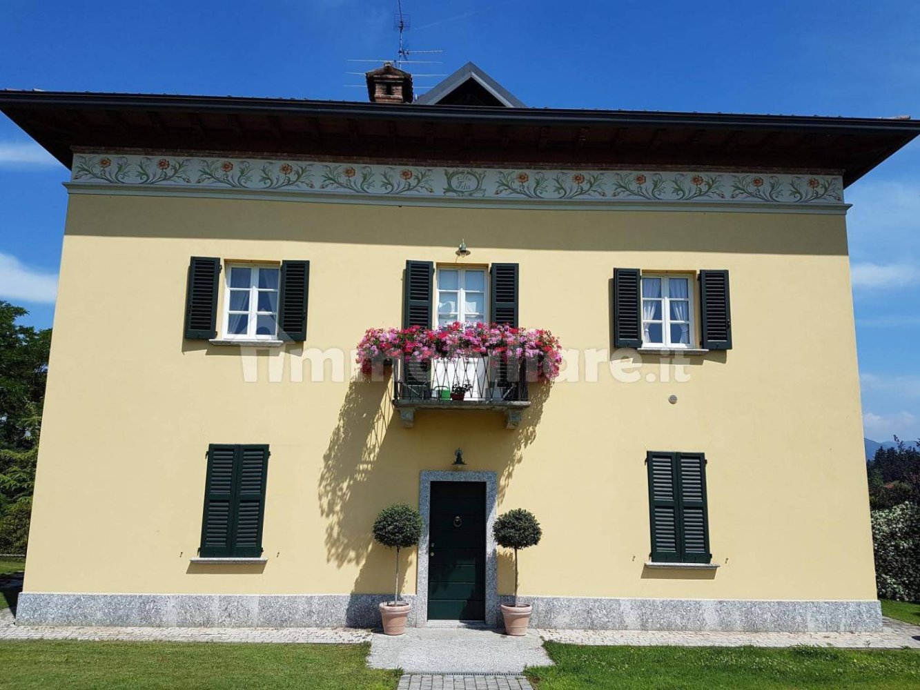 2 غرف نوم شقة في Alzate Brianza, Italy رقم 188108