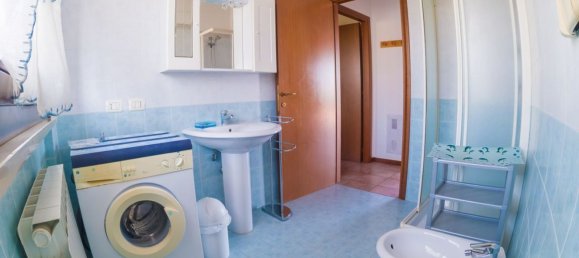 Квартира с 3 комнатами в Сан Костанцо, Италия № 270313 14