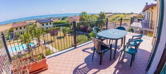 Квартира с 3 комнатами в Сан Костанцо, Италия № 270313 3