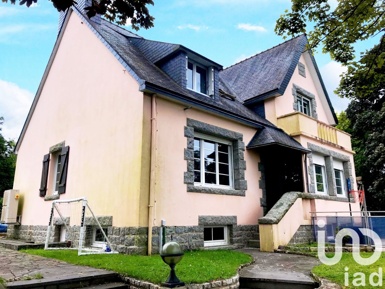 4 Schlafzimmer Haus in Chateauneuf-du-Faou, France, Nr. 197270