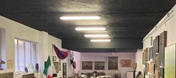 350m² Office in Piacenza, Italy No. 169866 19