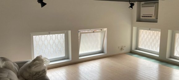 350m² Office in Piacenza, Italy No. 169866 10