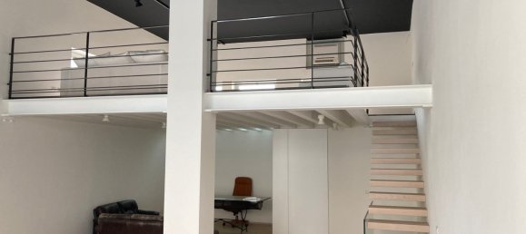 350m² Office in Piacenza, Italy No. 169866 7
