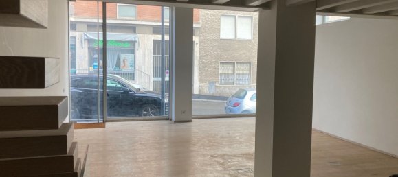 350m² Office in Piacenza, Italy No. 169866 12