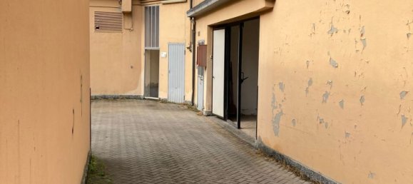 350m² Office in Piacenza, Italy No. 169866 24