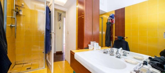 5 rooms Apartment in Rome, Italy No. 28321 28