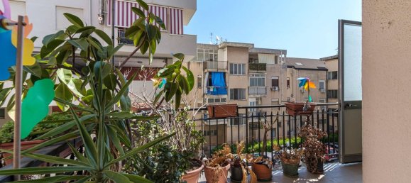 3-salle Appartement à Messina, Italy No. 81085 14