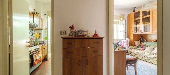 3-salle Appartement à Messina, Italy No. 81085 18