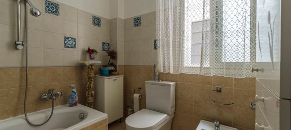 3-salle Appartement à Messina, Italy No. 81085 22
