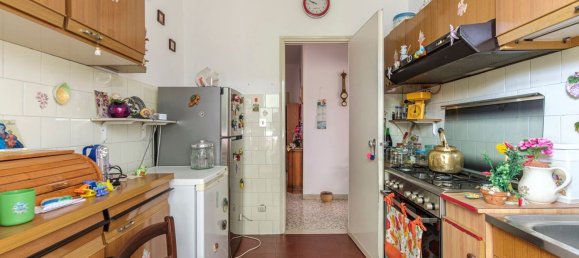 3-salle Appartement à Messina, Italy No. 81085 8