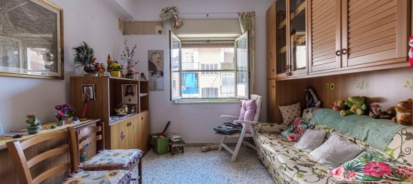 3-salle Appartement à Messina, Italy No. 81085 20