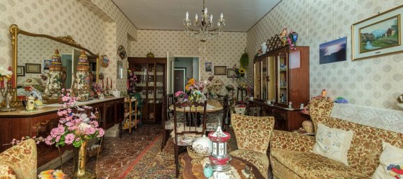 3-salle Appartement à Messina, Italy No. 81085 6