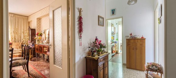 3-salle Appartement à Messina, Italy No. 81085 7