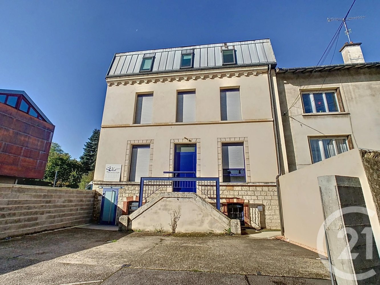 Bâtiment à Frouard, France 306m² No. 214562