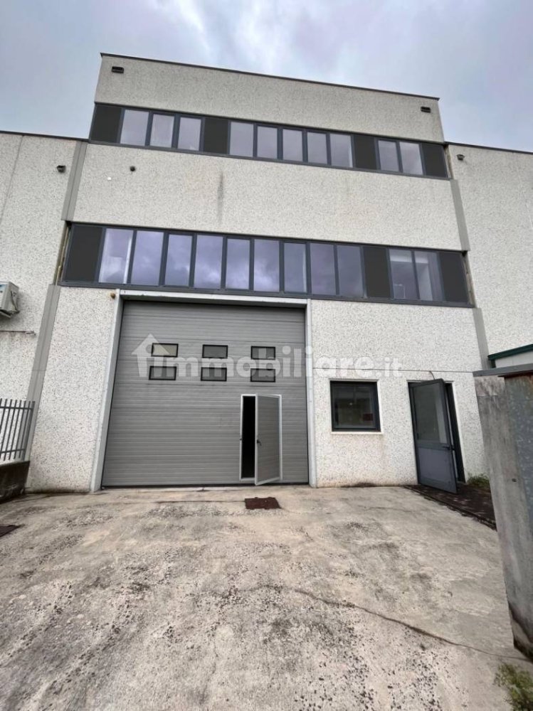 3 rooms Warehouse in Concesio, Italy No. 337476