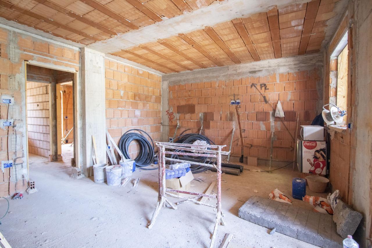 3-salle Appartement à Prato, Italy No. 25302