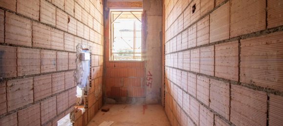 3-salle Appartement à Prato, Italy No. 25302 9