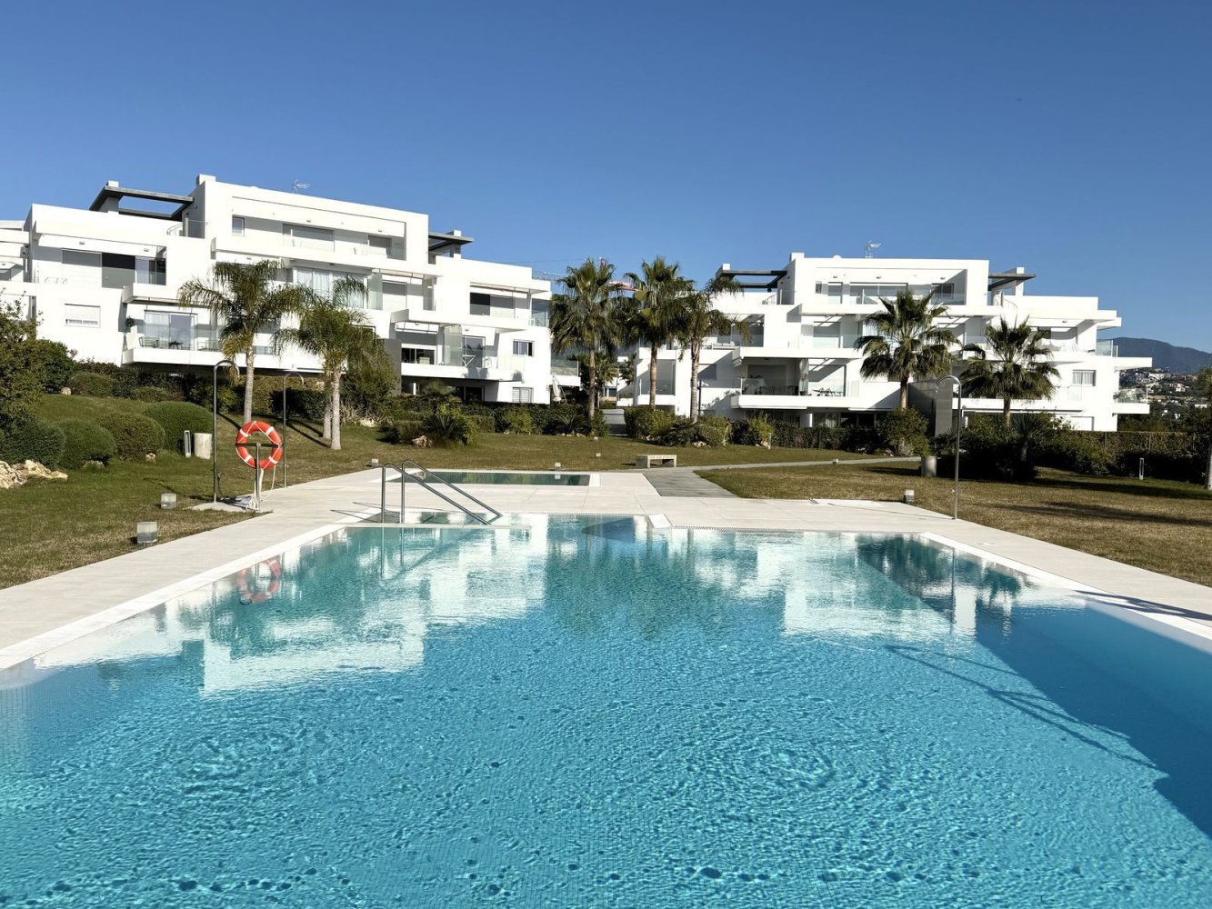 3 غرف نوم شقة في Estepona, Spain رقم 147392