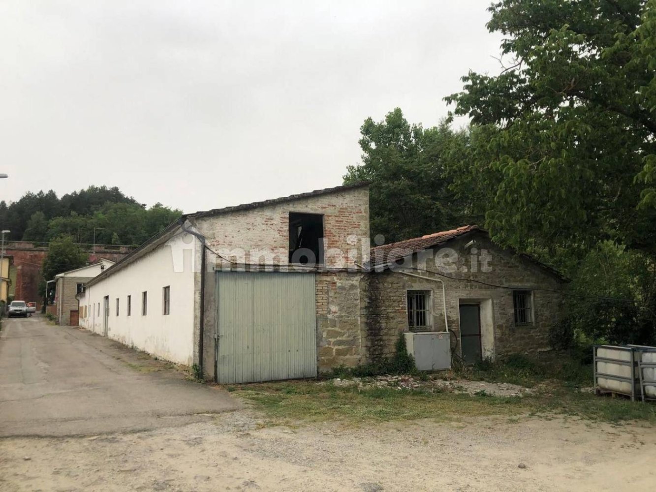 275m² Warehouse in Brisighella, Italy No. 317000