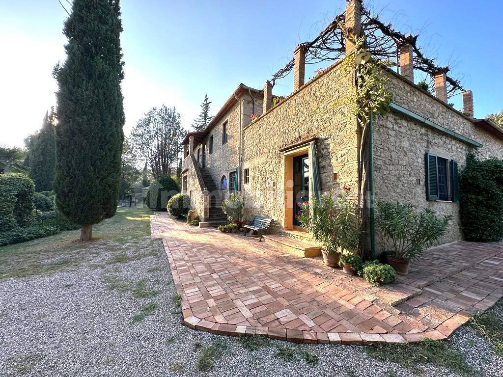 6 bedrooms House in Riparbella, Italy No. 215587