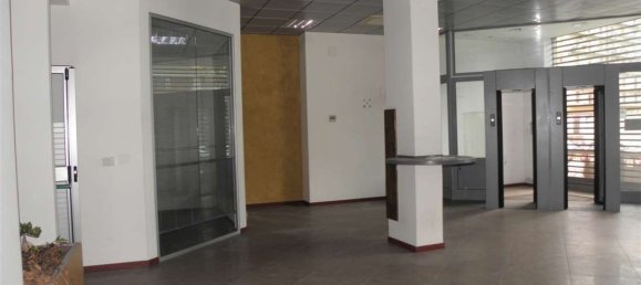 Коммерческая недвижимость 300м² в Сиракузы, Италия № 250272 9