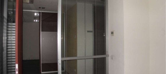 Коммерческая недвижимость 300м² в Сиракузы, Италия № 250272 11