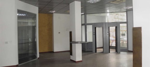 Коммерческая недвижимость 300м² в Сиракузы, Италия № 250272 8