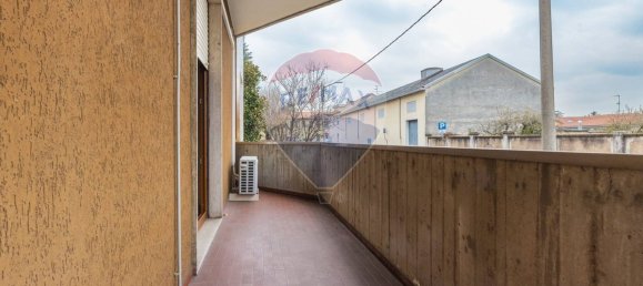 3 rooms Apartment in Gallarate, Italy No. 56745 22