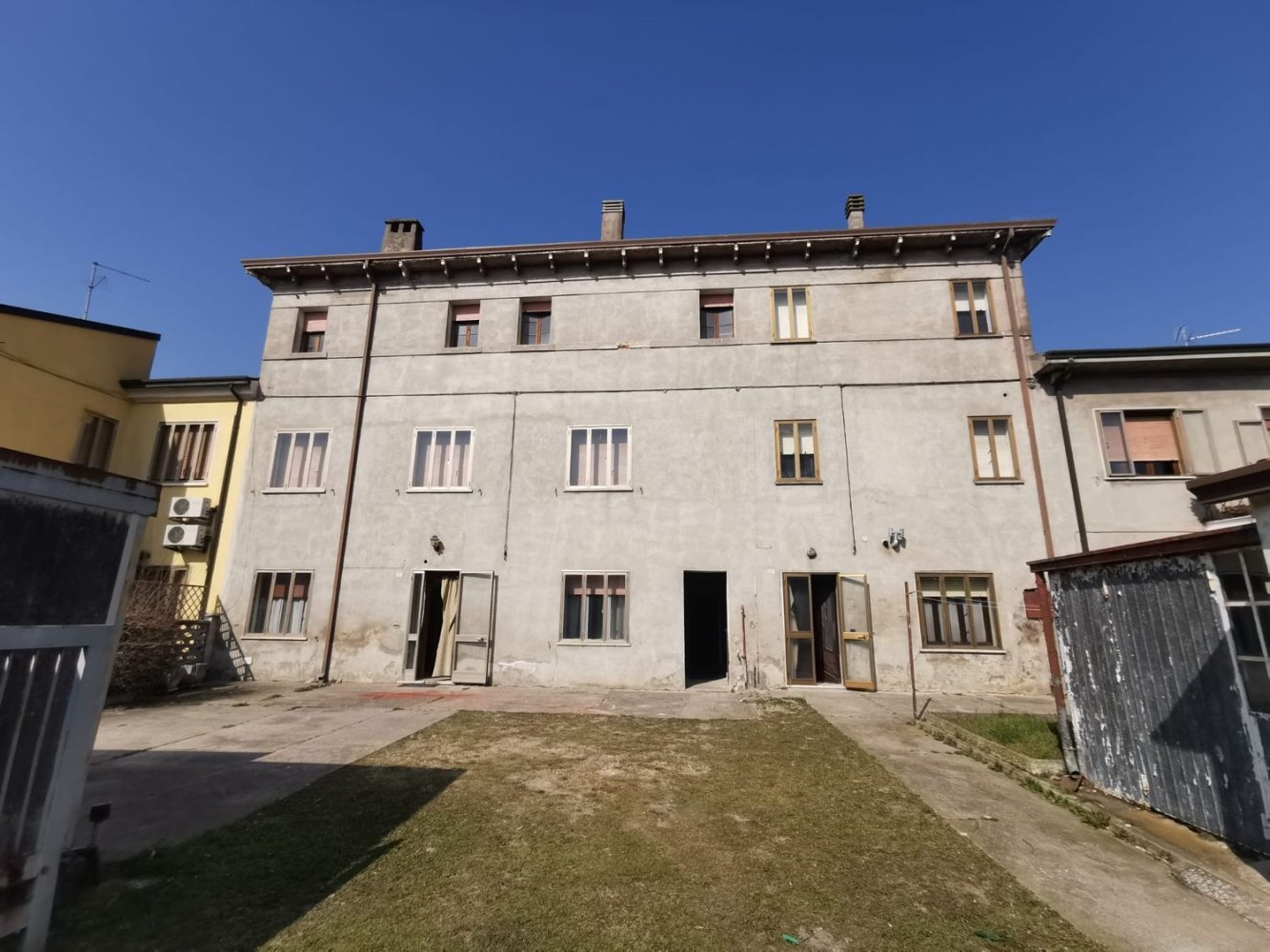 18 rooms House in Casaleone, Italy No. 91746