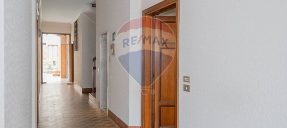1 bedroom Apartment in Mantua, Italy No. 244809 3