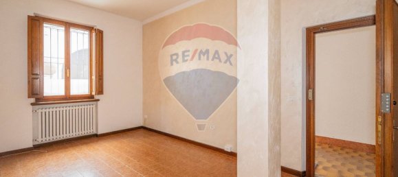 1 bedroom Apartment in Mantua, Italy No. 244809 4