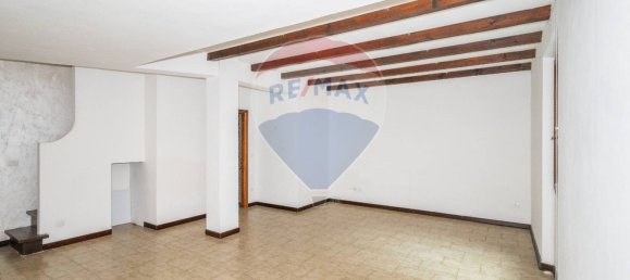 1 bedroom Apartment in Mantua, Italy No. 244809 17