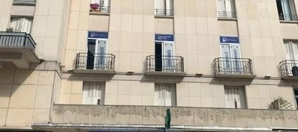 Estudio en Tours, France No. 64545 7