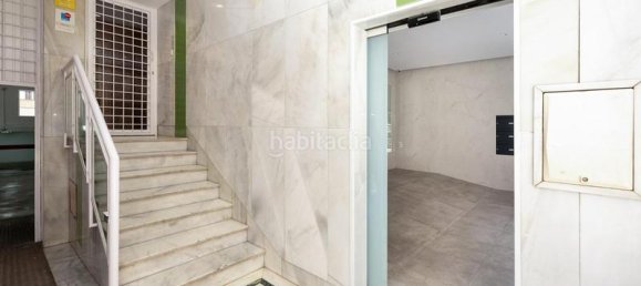 4 bedrooms Apartment in Granada, Spain No. 108846 2