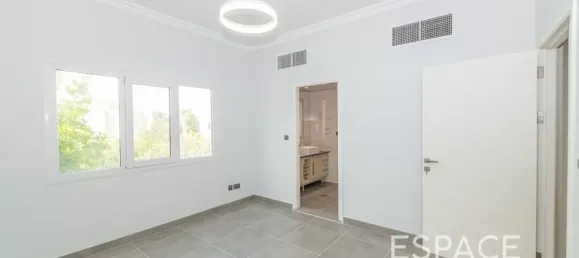 4 Schlafzimmer Villa in Meadows, UAE, Nr. 209518 14