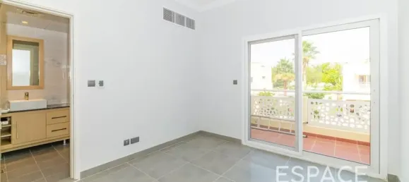 4 Schlafzimmer Villa in Meadows, UAE, Nr. 209518 18