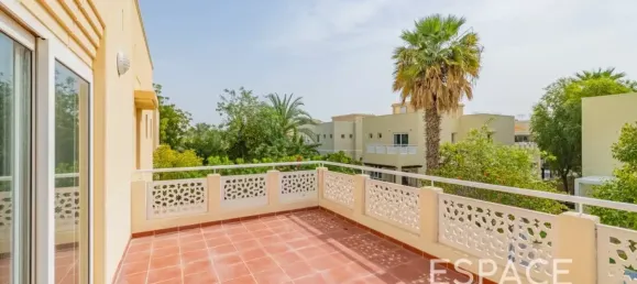 4 Schlafzimmer Villa in Meadows, UAE, Nr. 209518 8