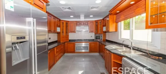 4 Schlafzimmer Villa in Meadows, UAE, Nr. 209518 5