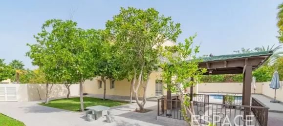 4 Schlafzimmer Villa in Meadows, UAE, Nr. 209518 2