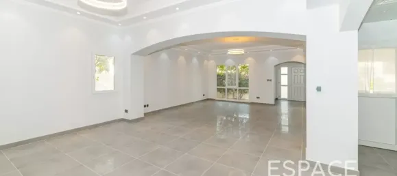 4 Schlafzimmer Villa in Meadows, UAE, Nr. 209518 3