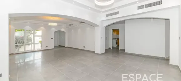 4 Schlafzimmer Villa in Meadows, UAE, Nr. 209518 4