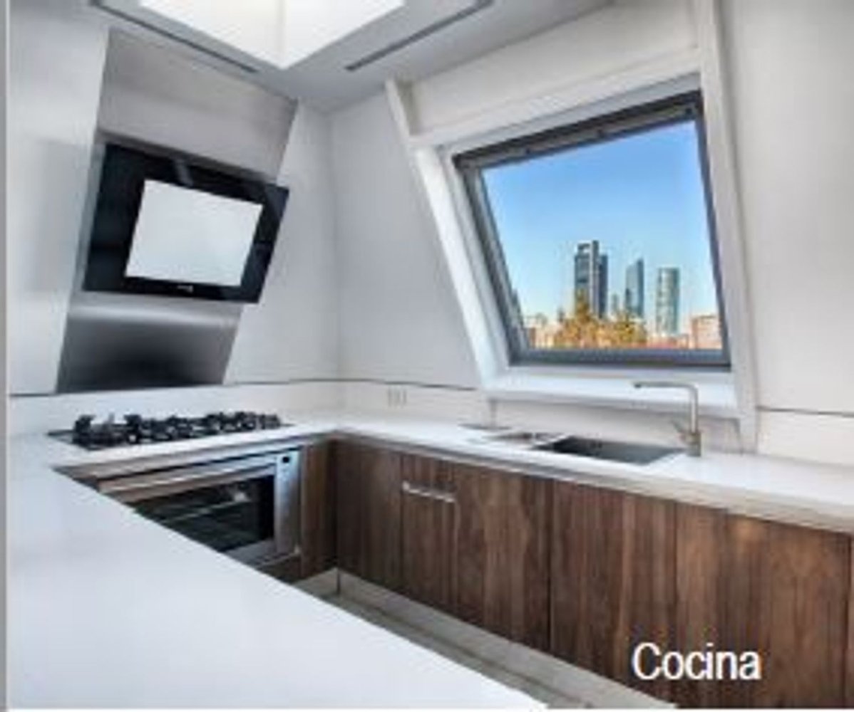 4 bedrooms Duplex in Madrid, Spain No. 69536