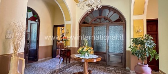 5 غرف نوم فيلا في Gallicano, Italy رقم 377438 17
