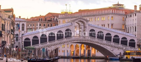 3 rooms Commercial property in Venice, Italy No. 173479 3