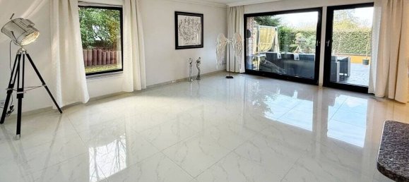 5 rooms House in Essen, Germany No. 109847 3