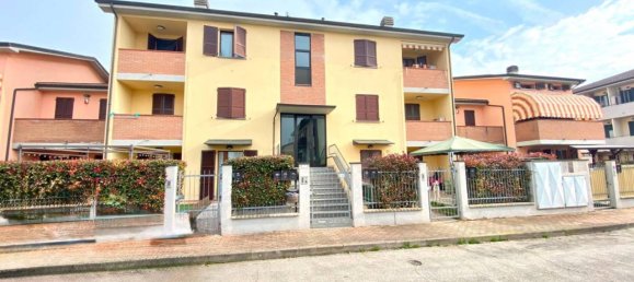 3 rooms Apartment in Torrile, Italy No. 26701 9