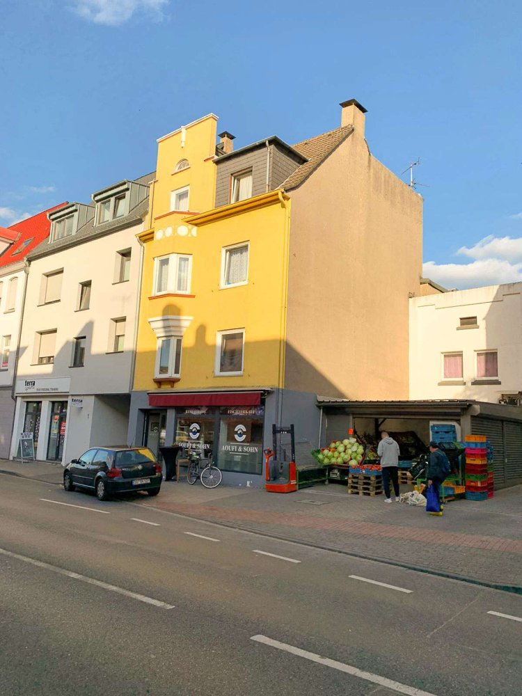 451m² Building in Mettmann, Germany No. 166021
