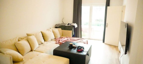 451m² Building in Mettmann, Germany No. 166021 2