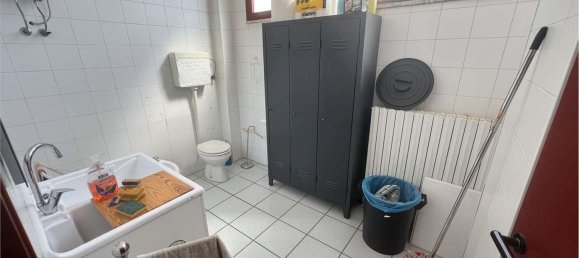 185m² Office in Sassuolo, Italy No. 17812 4